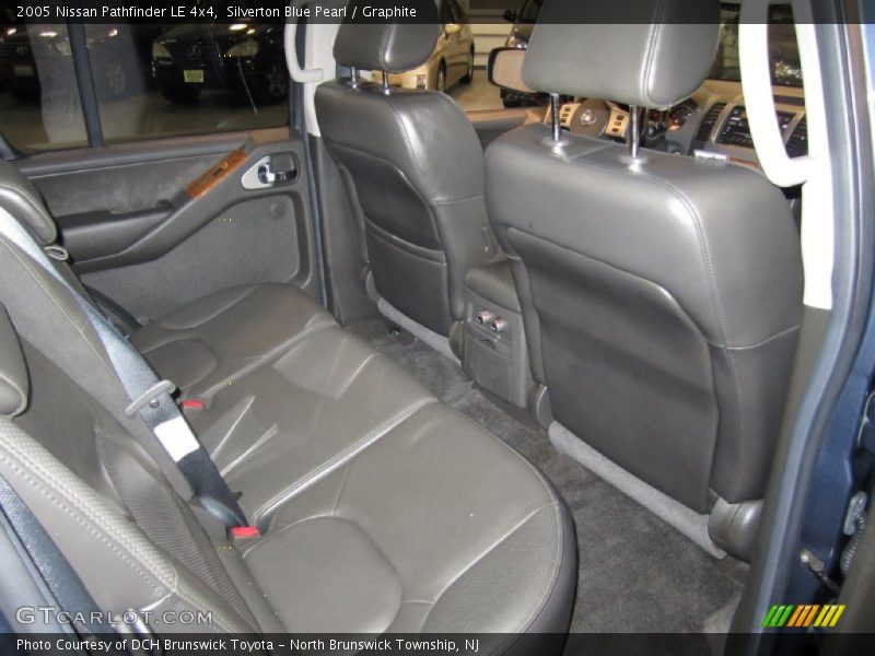 Silverton Blue Pearl / Graphite 2005 Nissan Pathfinder LE 4x4