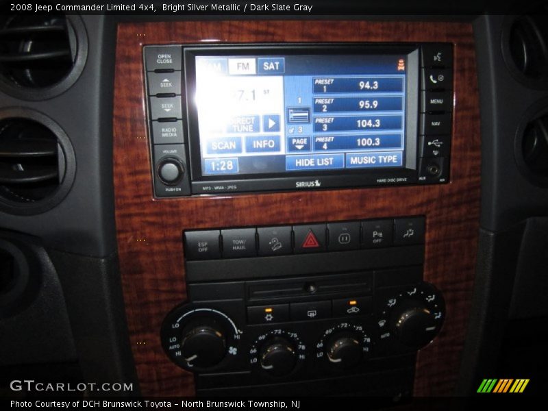 Bright Silver Metallic / Dark Slate Gray 2008 Jeep Commander Limited 4x4