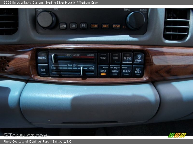 Sterling Silver Metallic / Medium Gray 2003 Buick LeSabre Custom