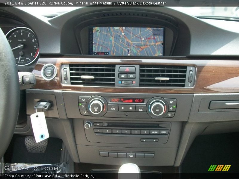 Controls of 2011 3 Series 328i xDrive Coupe