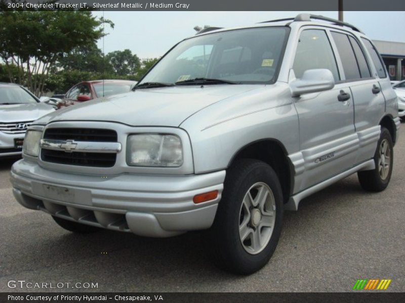 Front 3/4 View of 2004 Tracker LT