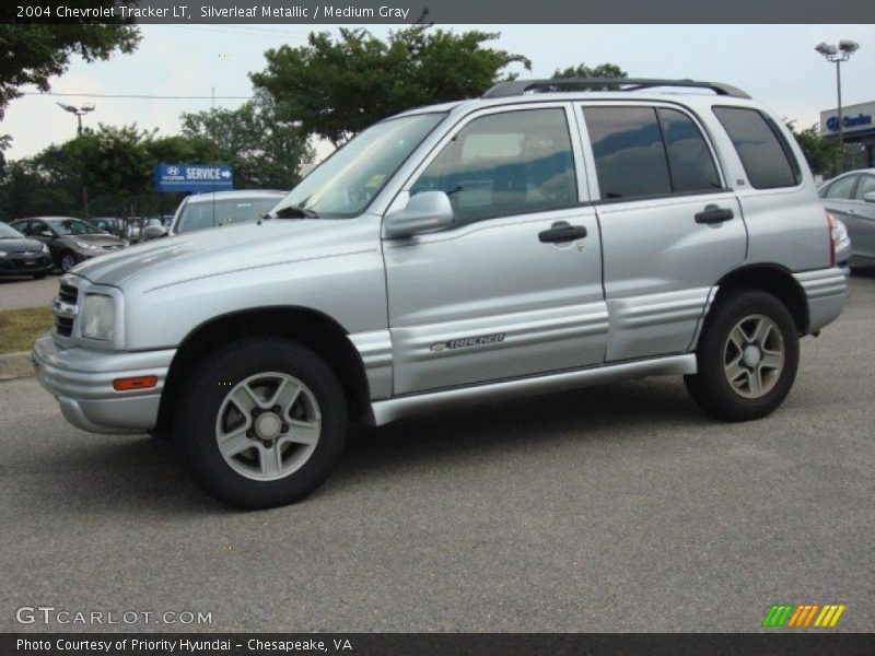 Silverleaf Metallic / Medium Gray 2004 Chevrolet Tracker LT