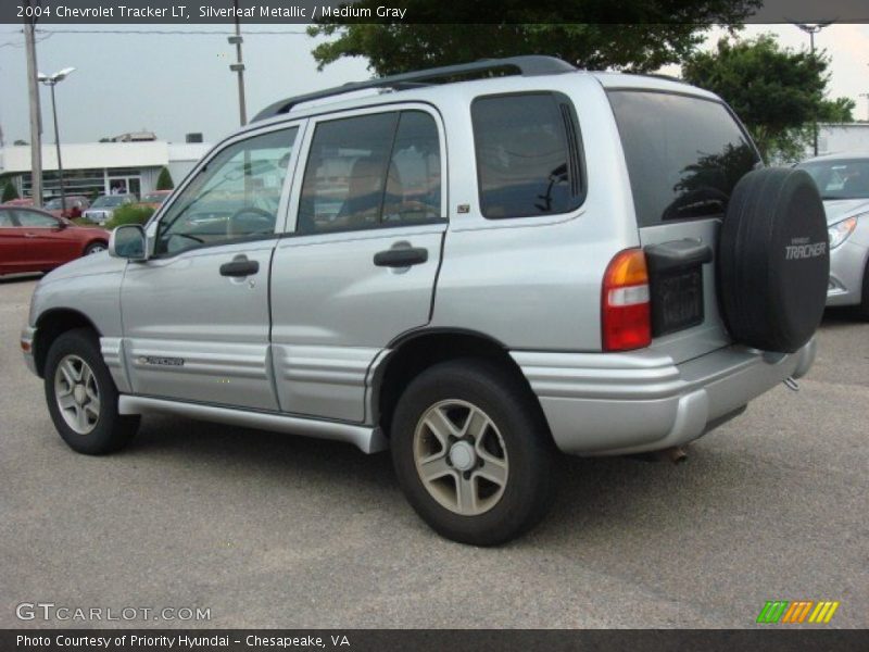 Silverleaf Metallic / Medium Gray 2004 Chevrolet Tracker LT