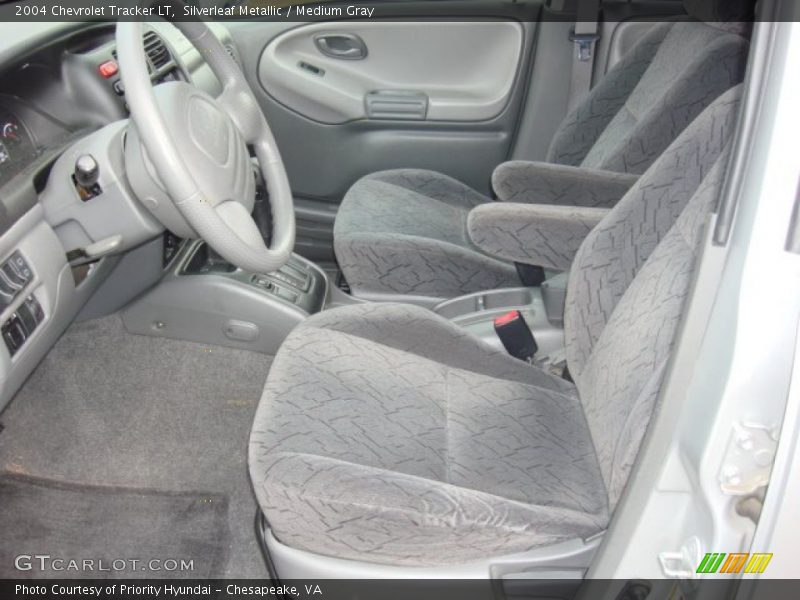 Silverleaf Metallic / Medium Gray 2004 Chevrolet Tracker LT