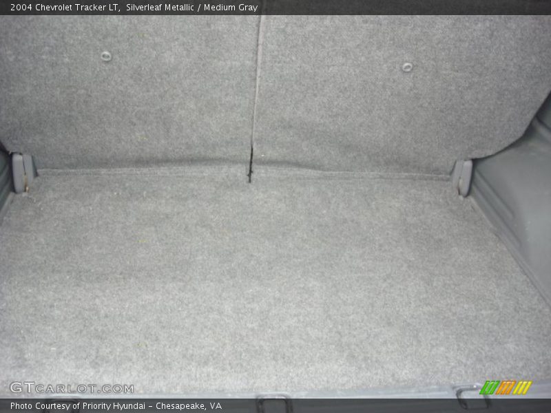 Silverleaf Metallic / Medium Gray 2004 Chevrolet Tracker LT