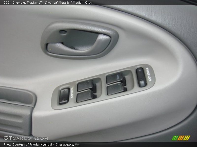 Silverleaf Metallic / Medium Gray 2004 Chevrolet Tracker LT