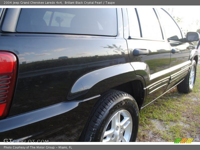 Brillant Black Crystal Pearl / Taupe 2004 Jeep Grand Cherokee Laredo 4x4