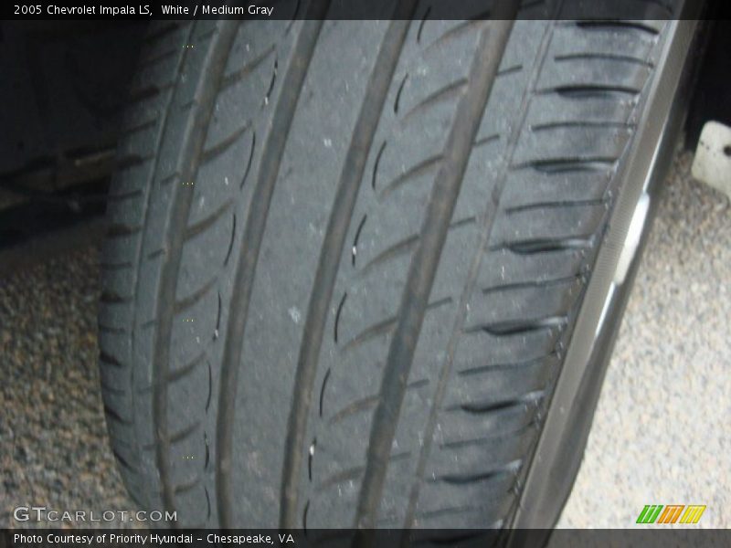 White / Medium Gray 2005 Chevrolet Impala LS