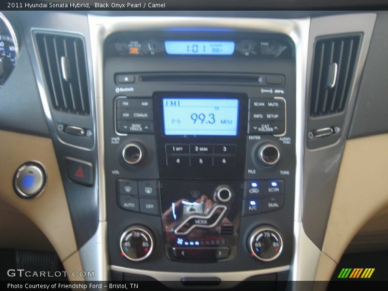 Controls of 2011 Sonata Hybrid