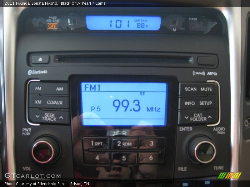 Controls of 2011 Sonata Hybrid