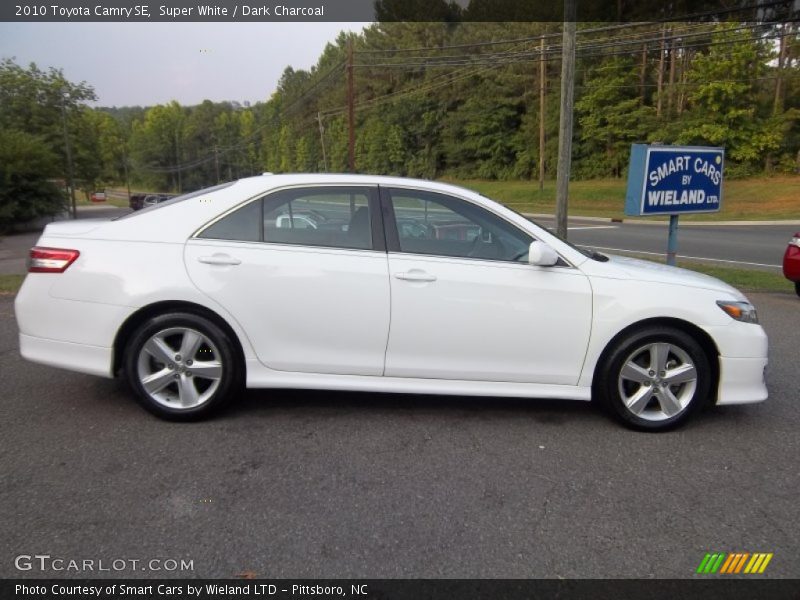 Super White / Dark Charcoal 2010 Toyota Camry SE