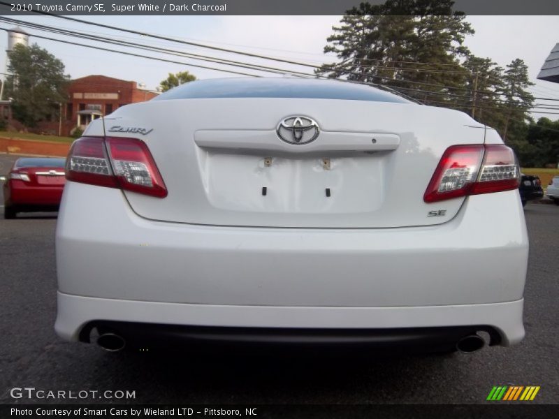Super White / Dark Charcoal 2010 Toyota Camry SE
