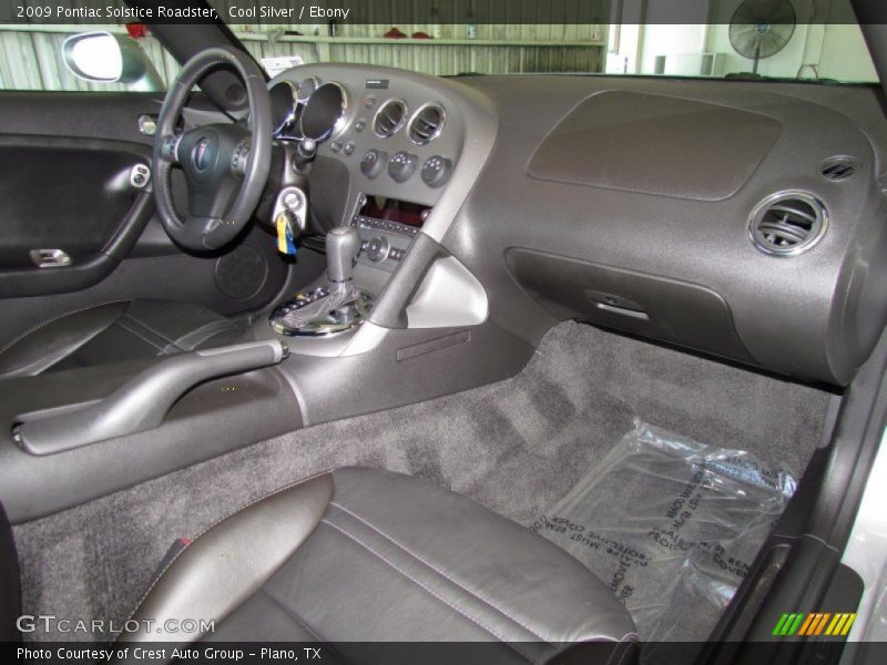 Dashboard of 2009 Solstice Roadster