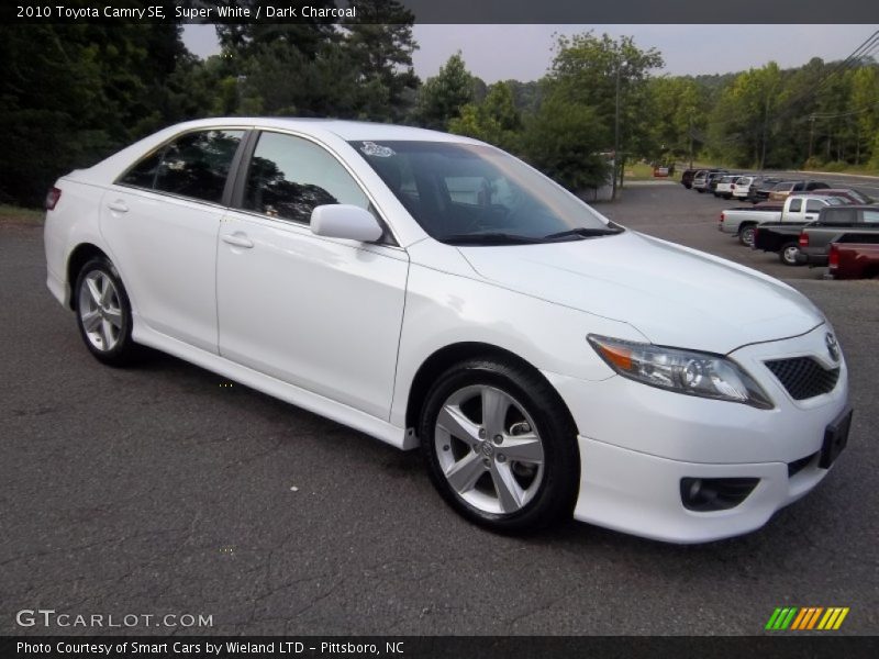 Super White / Dark Charcoal 2010 Toyota Camry SE