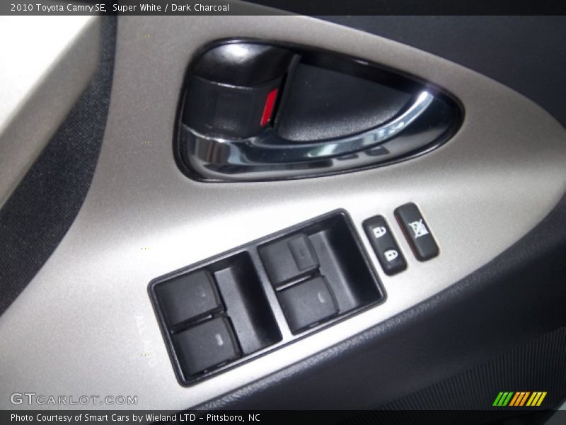 Super White / Dark Charcoal 2010 Toyota Camry SE