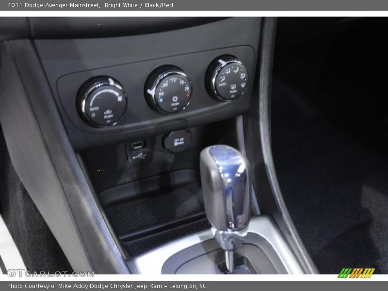 Bright White / Black/Red 2011 Dodge Avenger Mainstreet