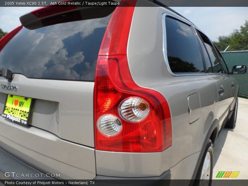 Ash Gold Metallic / Taupe/Light Taupe 2005 Volvo XC90 2.5T