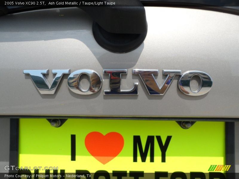 Ash Gold Metallic / Taupe/Light Taupe 2005 Volvo XC90 2.5T