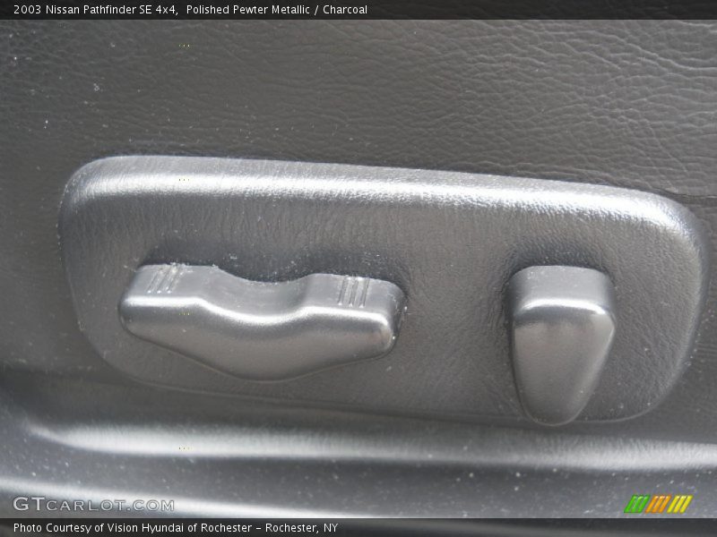 Polished Pewter Metallic / Charcoal 2003 Nissan Pathfinder SE 4x4