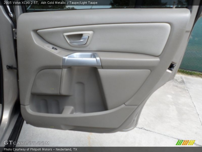 Door Panel of 2005 XC90 2.5T