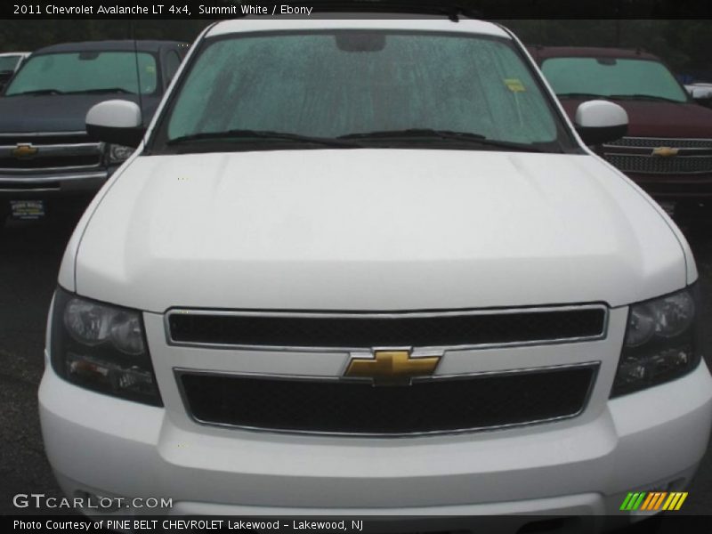 Summit White / Ebony 2011 Chevrolet Avalanche LT 4x4