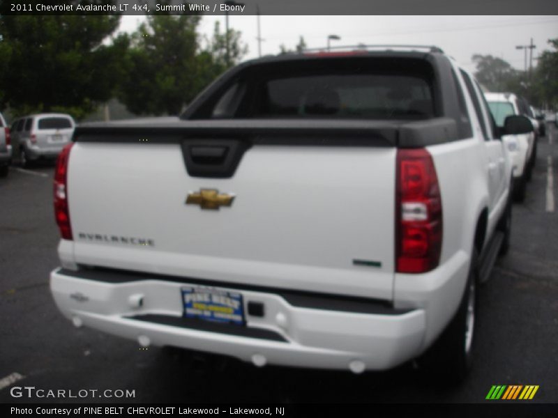 Summit White / Ebony 2011 Chevrolet Avalanche LT 4x4