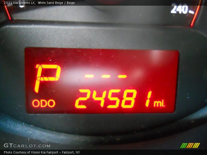 White Sand Beige / Beige 2011 Kia Sorento LX