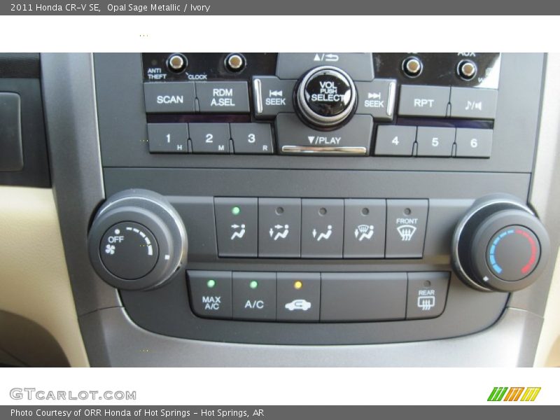Controls of 2011 CR-V SE