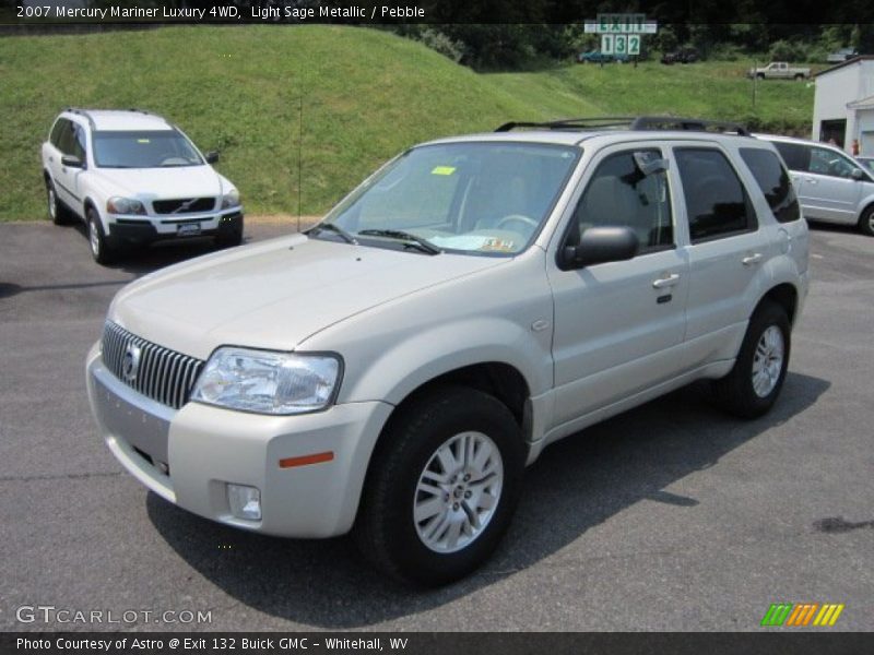 Front 3/4 View of 2007 Mariner Luxury 4WD