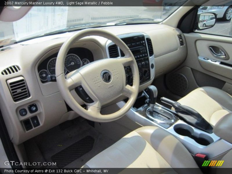  2007 Mariner Luxury 4WD Pebble Interior