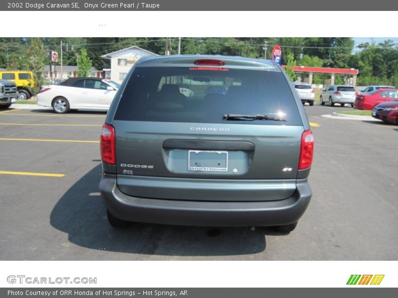 Onyx Green Pearl / Taupe 2002 Dodge Caravan SE