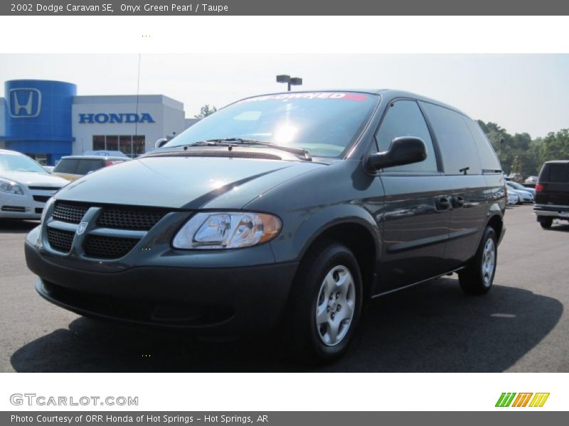 Onyx Green Pearl / Taupe 2002 Dodge Caravan SE