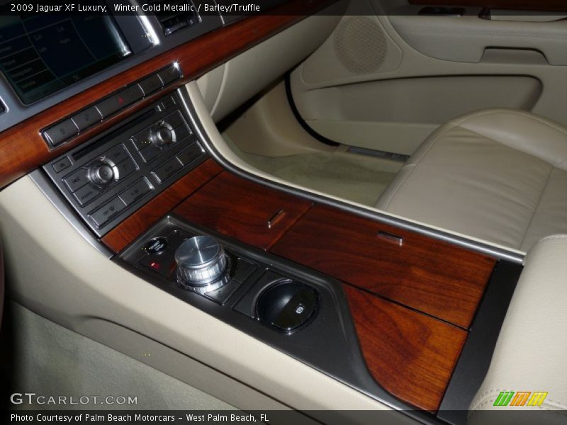 Winter Gold Metallic / Barley/Truffle 2009 Jaguar XF Luxury