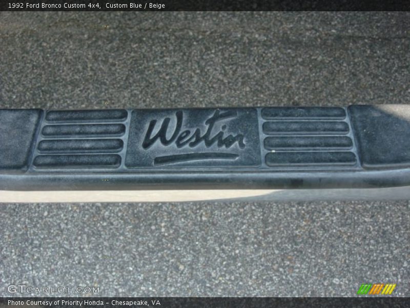 Custom Blue / Beige 1992 Ford Bronco Custom 4x4