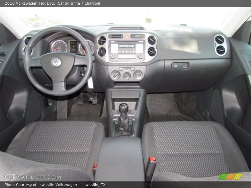 Dashboard of 2010 Tiguan S