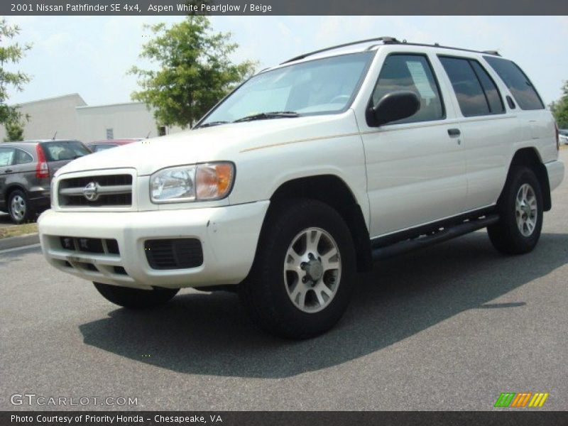 Aspen White Pearlglow / Beige 2001 Nissan Pathfinder SE 4x4