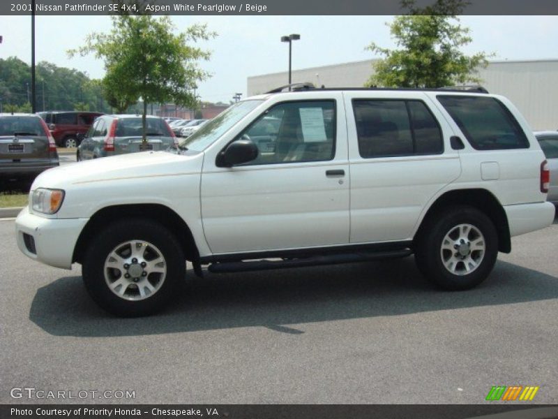 Aspen White Pearlglow / Beige 2001 Nissan Pathfinder SE 4x4