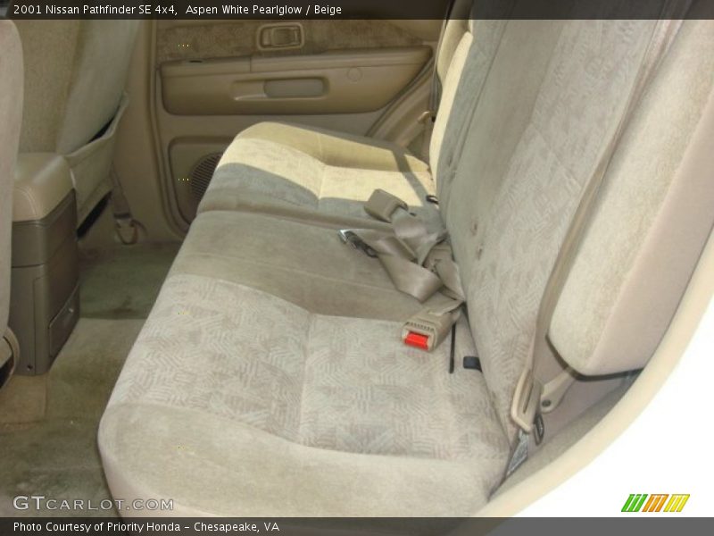 Aspen White Pearlglow / Beige 2001 Nissan Pathfinder SE 4x4