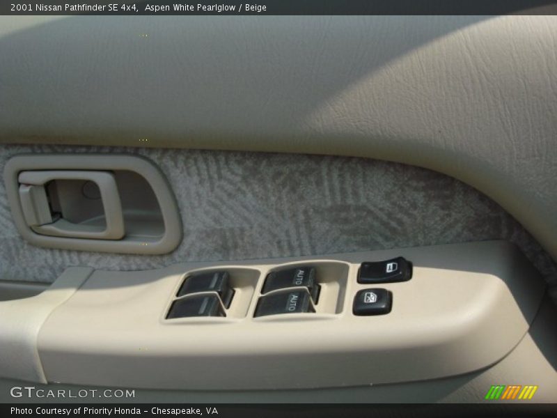 Aspen White Pearlglow / Beige 2001 Nissan Pathfinder SE 4x4