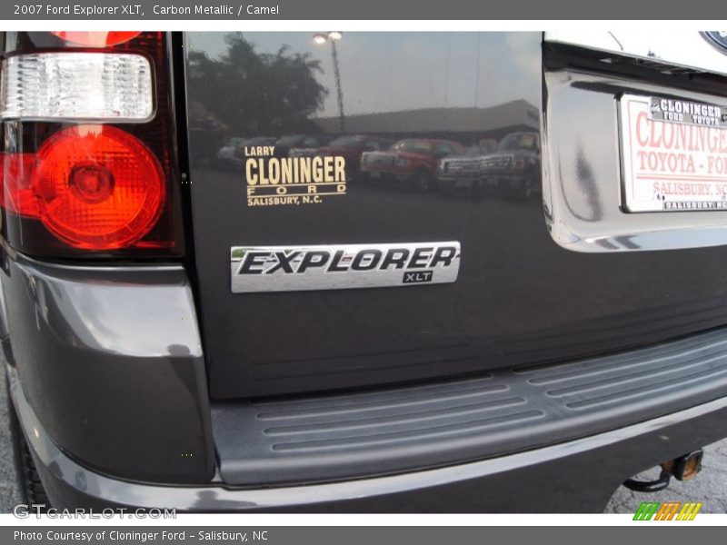 Carbon Metallic / Camel 2007 Ford Explorer XLT