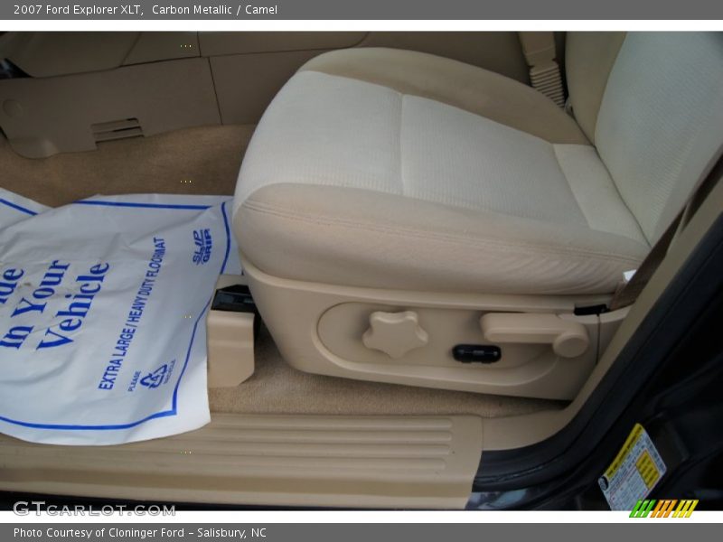 Carbon Metallic / Camel 2007 Ford Explorer XLT