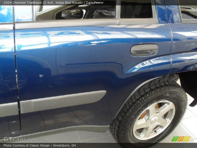 Indigo Blue Metallic / Dark Pewter 2004 Chevrolet TrailBlazer LS 4x4