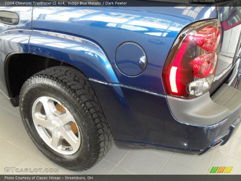 Indigo Blue Metallic / Dark Pewter 2004 Chevrolet TrailBlazer LS 4x4