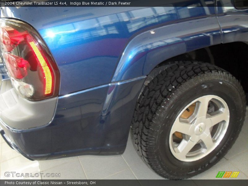 Indigo Blue Metallic / Dark Pewter 2004 Chevrolet TrailBlazer LS 4x4
