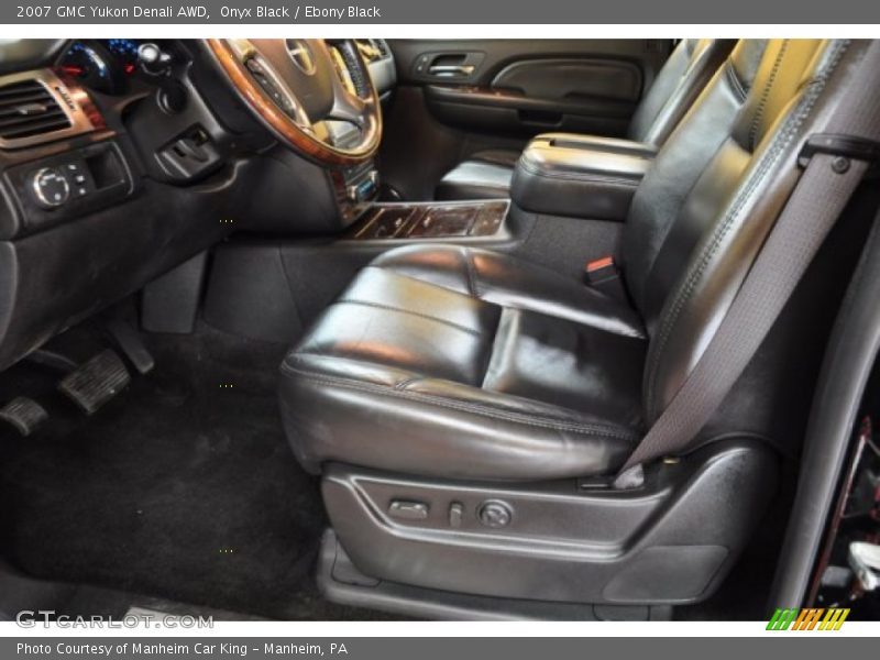 Onyx Black / Ebony Black 2007 GMC Yukon Denali AWD