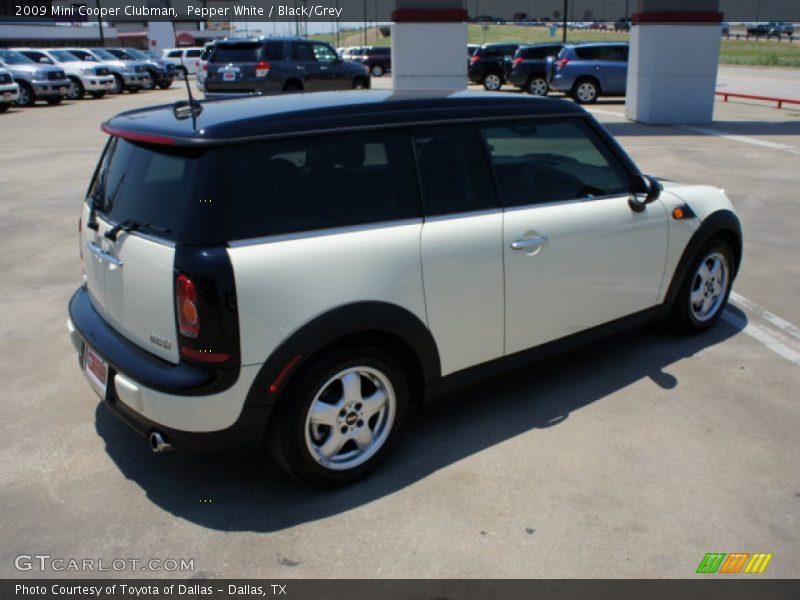 Pepper White / Black/Grey 2009 Mini Cooper Clubman