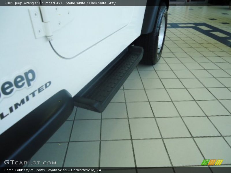 Stone White / Dark Slate Gray 2005 Jeep Wrangler Unlimited 4x4