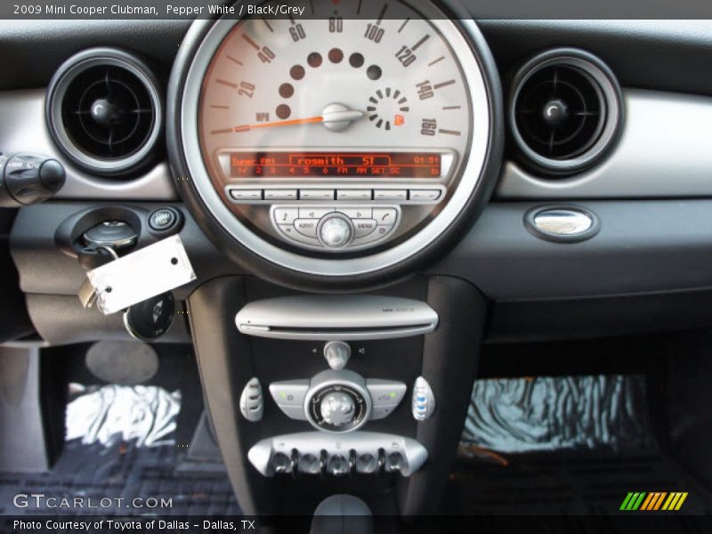 Pepper White / Black/Grey 2009 Mini Cooper Clubman