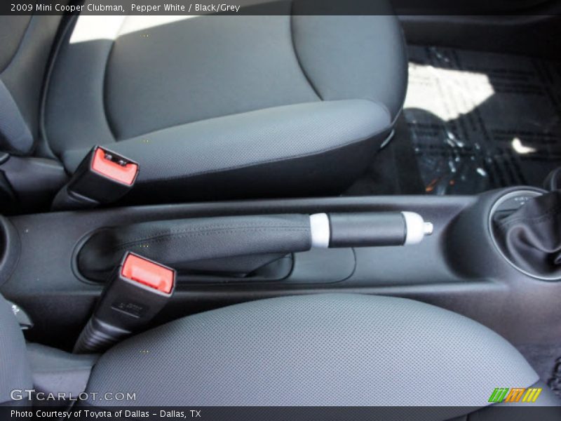 Pepper White / Black/Grey 2009 Mini Cooper Clubman
