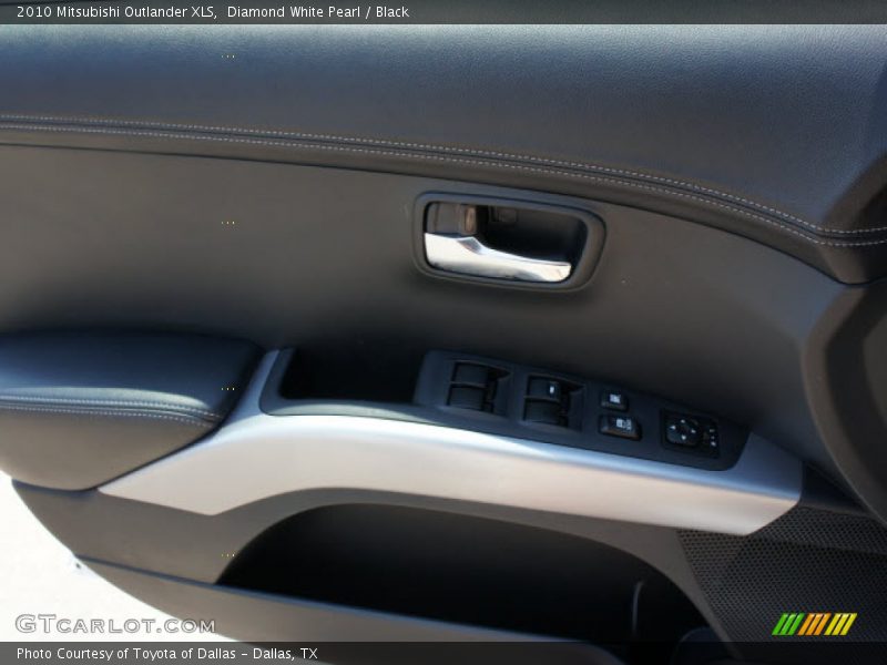 Diamond White Pearl / Black 2010 Mitsubishi Outlander XLS